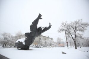 В Волгоград пришла долгожданная зима: фоторепортаж с улиц города-героя