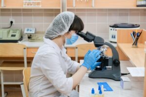 За сутки коронавирус обнаружили у 154 жителей Волгоградской области