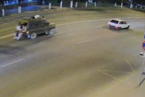 В Волгограде нашли водителя, который катал друзей на крыше и капоте машины