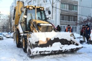 За ночь из Волгограда вывезли более 1000 кубометров снега