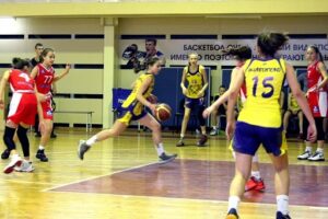 Юные волгоградские баскетболистки вышли в финальный раунд первенства страны