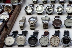 Под Волгоградом бизнесмен продавал часы-фальшивки