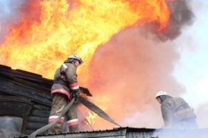 На пожаре в Волжском погиб неизвестный мужчина