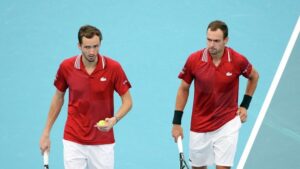 Российские теннисисты не сумели выйти в финал Кубка АТР