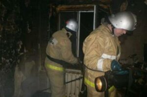 На пожаре под Волгоградом один человек погиб, еще один пострадал