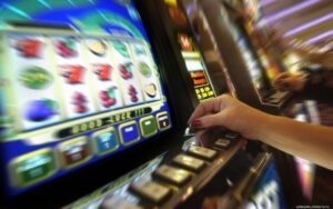 В Николаевске обнаружен подпольный клуб с игровыми автоматами