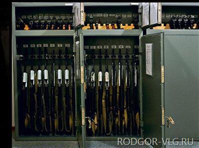 Под Волгоградом в СИЗО начальник караула ранил подчиненного