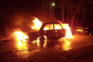 В Волгограде неизвестные спалили Volkswagen и «копейку»