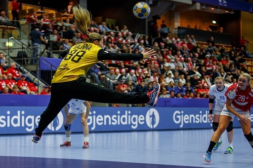 Женская сборная России по гандболу обыграла датчанок