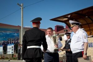 Губернатор Волгоградской области вручил кубки победителям военно-спортивного сбора воспитанников суворовских училищ «Наследники Победы»