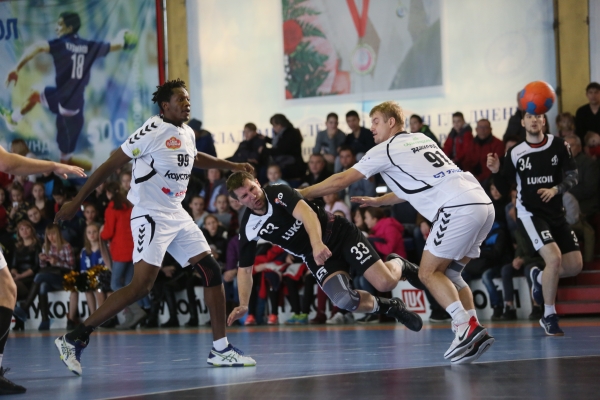 Волгоградский «Каустик» обыграл в Астрахани местное «Динамо»