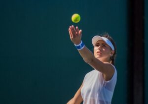 Наталья Вихлянцева вышла во второй круг турнира в Стэнфорде