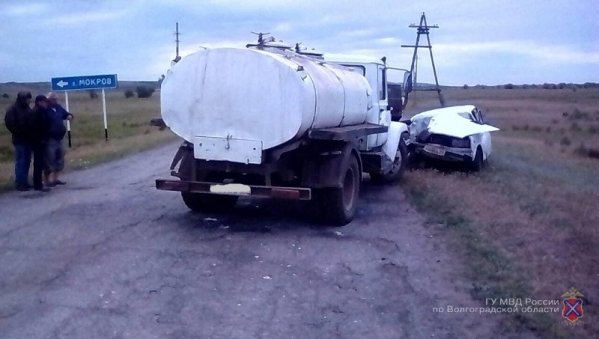 В столкновении с молоковозом погиб пассажир ВАЗа под Волгоградом