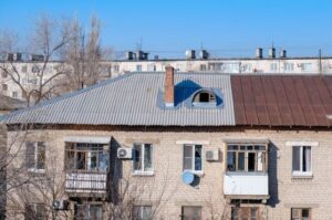 В Волгограде жильцы через прокуратуру добились от УК ремонта крыши