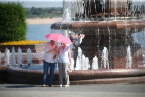 Волгоградцам рассказали, как защитить себя от солнца