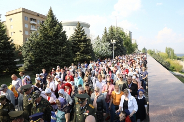 В Волгограде начался Пасхальный крестный ход