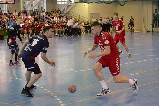 Волгоградский «Каустик» завершил сезон победой