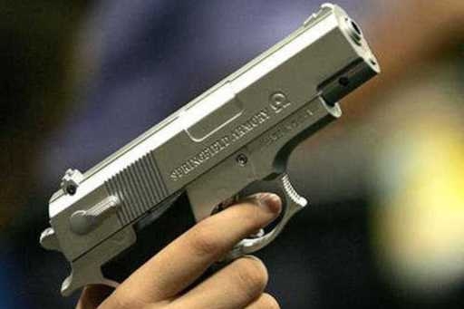 Двое волгоградцев в масках и с игрушечным пистолетом ограбили ночью дом