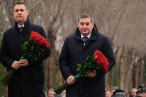 В Волгограде на Мамаевом кургане возложили цветы в память о защитниках Сталинграда