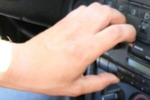 Владелец «Оки» задержал 18-летнего автовора на юге Волгограда