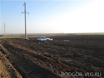 В Волгоградской области в ДТП погиб водитель опрокинутого автомобиля