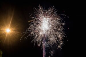 Волгоградцы увидели праздничный салют рядом с домом