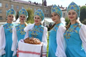 В Волгограде открылся межнациональный фестиваль «Земля – наш общий дом!»