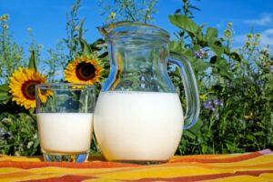 Ученые: натуральное молоко может помочь при раке и диабете