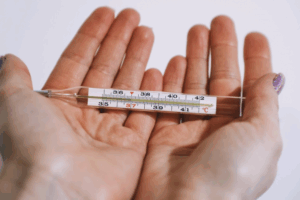 Волгоградцам рассказали, почему у детей может повышаться температура