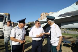 Андрей Бочаров оценил работу над обновленным парком Героев-летчиков