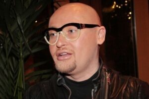 Певец Шура поздравил волгоградцев с Днем Победы