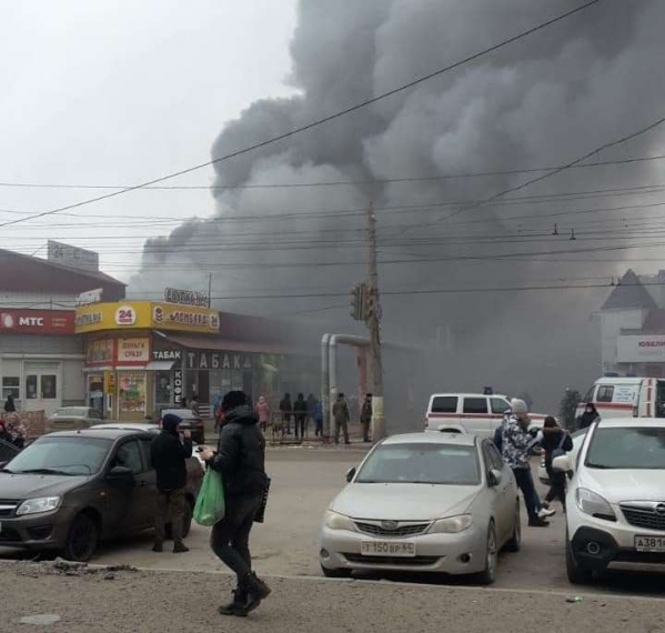 В Волгограде загорелся рынок