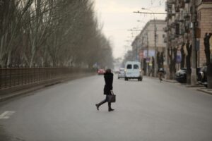 Три пешехода попали под колеса автомобилей в Волгоградской области