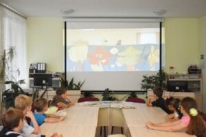 Воспитанники Камышинской колонии показали онлайн-спектакль в детдоме