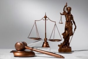 В Волгограде суд оштрафовал 10 уличных торговцев