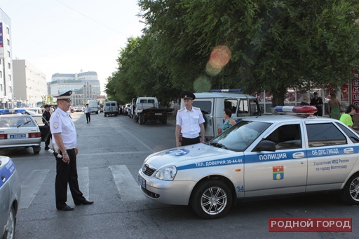 В центре Волгограда искали бомбу в подозрительном автомобиле