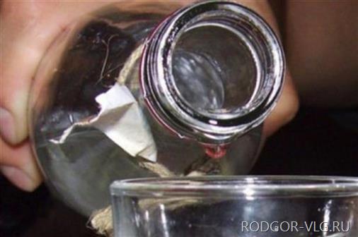 Под Волгоградом мать-опекун пропивала деньги больной ДЦП дочери