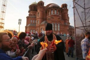 Волгоградцы получили частицы Благодатного огня