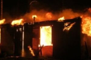 20 волгоградцев эвакуировали из-за пожара в многоэтажке в Волгограде