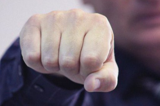 Под Волгоградом 43-летней женщине сосед переломал рёбра