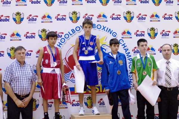 18-летний волжанин бьет, как Рой Джонс