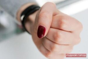 Под Волгоградом 32-летняя пациентка избила фельдшера и полицейского