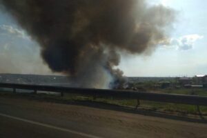 Бомбит так бомбит: под Волгоградом сфотографировали огромный дым пожара