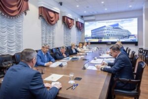 Андрей Бочаров провел совещание по строительству реабилитационного центра для участников СВО