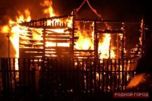 На севере Волгограда в дачном доме сгорел курильщик