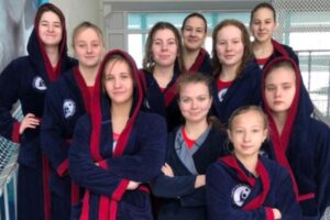 Волгоградские ватерполистки одержали первую победу в первенстве страны