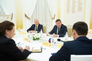 Бочаров: «Активность депутатов помогает решать задачи развития области»