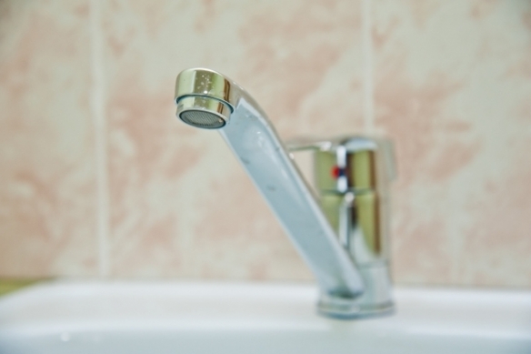 В Ворошиловском районе Волгограда жители многоэтажки остались без воды