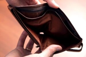 Директор фирмы в Камышине задолжал работникам свыше 500 тысяч рублей