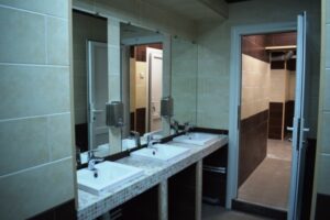 В ЭСПЦ-2 «Красного Октября» обновили бытовки для мужчин